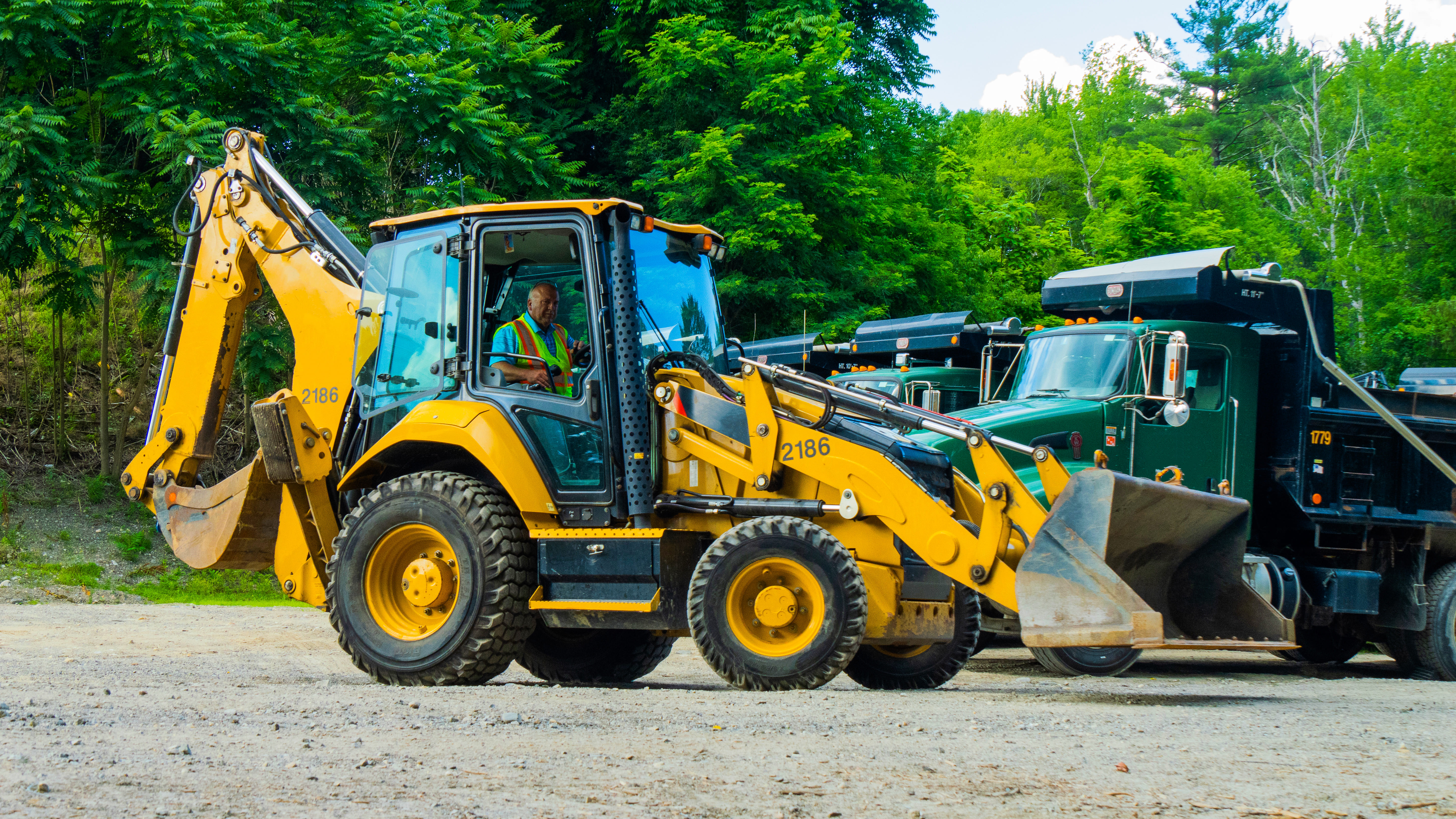 The Backhoe Loader: Yesterday's Earthmoving Machine for Tomorrow's Projects 1