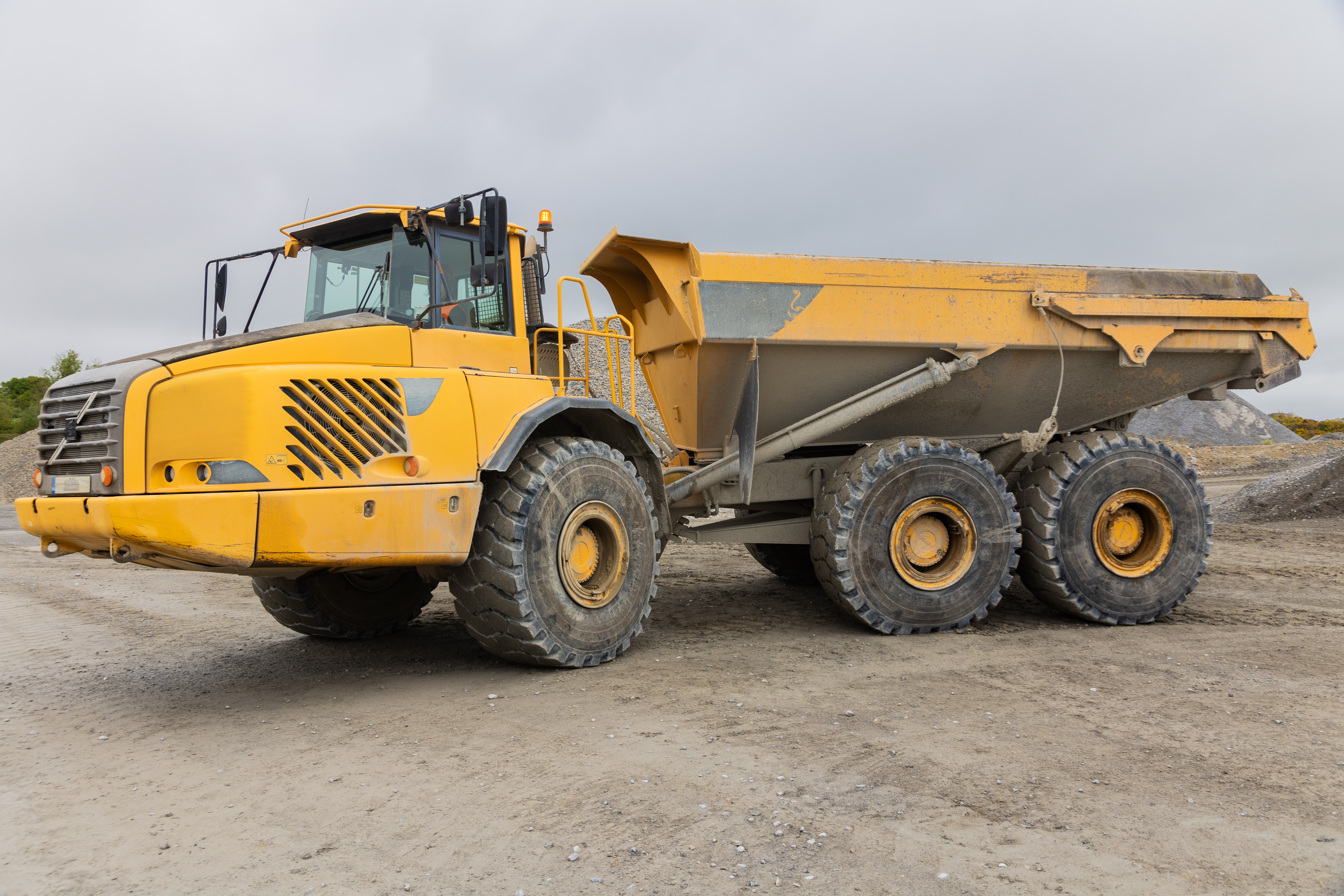 Articulated Dump Trucks: Features and Future Developments 2